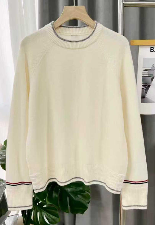 臣禾	【线描毛衫】100%绵羊毛 撞色领袖插肩袖套头针织衫	JZ254090396 商品图9