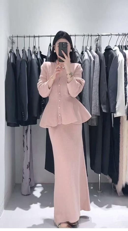 女王节抢购价-不支持退【针织两件套】HUMEINIU品牌3148V领荷叶边上衣➕半身裙套装-喜出 商品图4