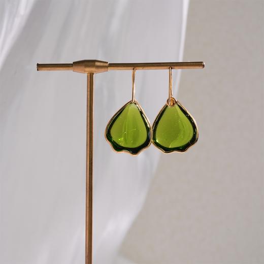 北京仓｜Gripoix Paris-Pop Glamour-苔藓绿 花瓣 琉璃 耳环［法国设计师］ 商品图5