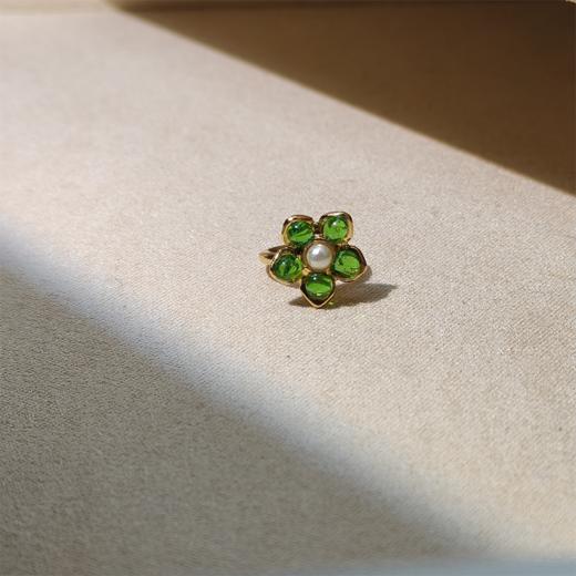 北京仓｜Gripoix Paris-Flower-经典帝王绿 花朵 琉璃 耳廓夹［法国设计师］ 商品图2