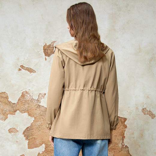 EITIE爱特爱简约通勤百搭抽绳收腰显瘦风衣外套春季新款8104801 商品图4