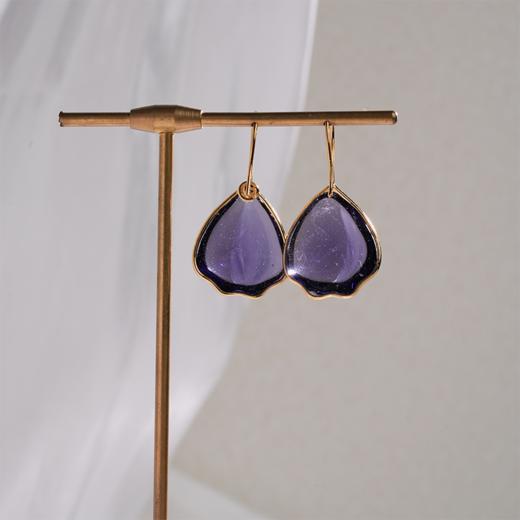 订购5个月到｜Gripoix Paris-Pop Glamour-透光紫 花瓣 琉璃 耳环［法国设计师］ 商品图5