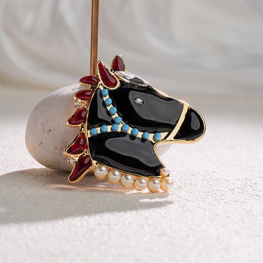 订购4个月到｜Gripoix Paris-royal horse-一匹黑马 深墨 小萌马 胸针［法国设计师］ 商品图1