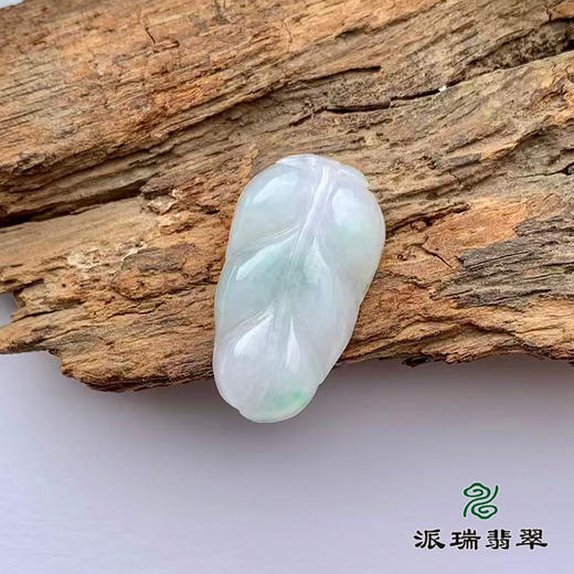 派瑞翡翠 翡翠挂件 糯种 飘翠 商品图0