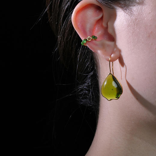 北京仓｜Gripoix Paris-Pop Glamour-苔藓绿 花瓣 琉璃 耳环［法国设计师］ 商品图3
