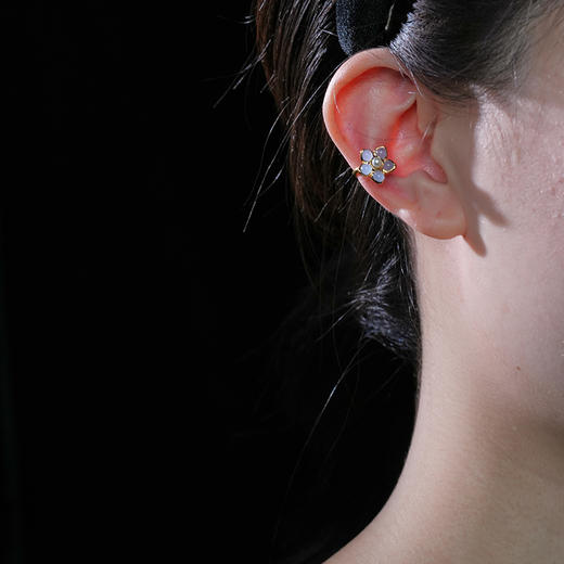 北京仓｜Gripoix Paris-Flower-嘟嘟蓝 花朵 琉璃 耳廓夹［法国设计师］ 商品图0