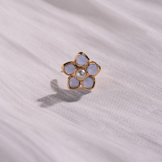 北京仓｜Gripoix Paris-Flower-嘟嘟蓝 花朵 琉璃 耳廓夹［法国设计师］ 商品图1