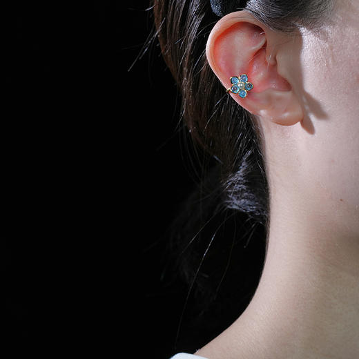 北京仓｜Gripoix Paris-Flower-透宝蓝 花朵 琉璃 耳廓夹［法国设计师］ 商品图0