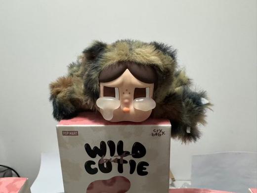 现货 CRYBABY豹豹猫猫哭娃搪胶毛绒挂件盲盒包挂钥匙 商品图1