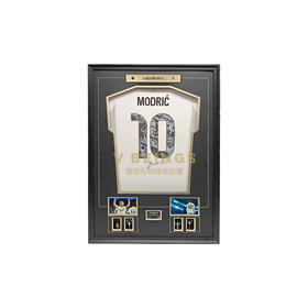 收藏系列 莫德里奇 皇马队 25/26纪念版 亲笔签名球衣
