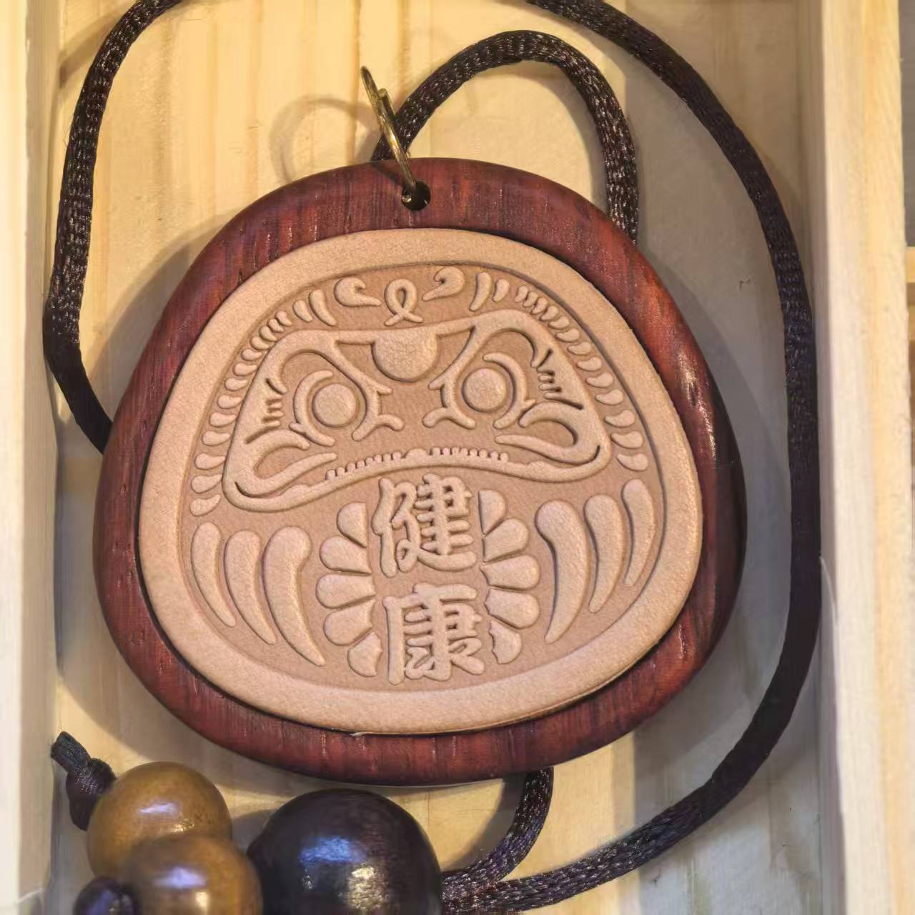 贴真皮福神牌挂坠