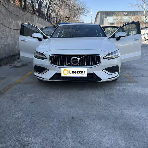 沃尔沃 S60 T4 智逸豪华版【长租-北京】 商品图1