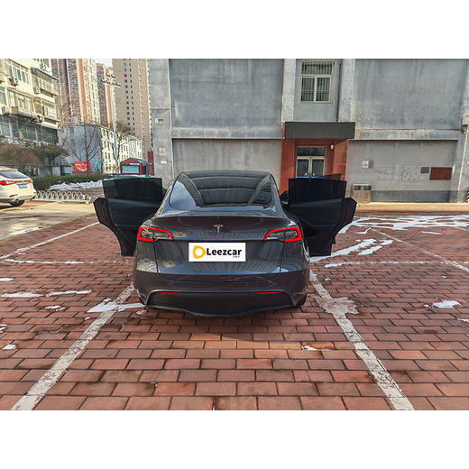 特斯拉 Model Y 标准续航后驱版【长租-北京】 商品图3