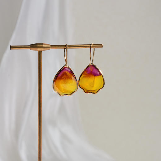 北京仓｜Gripoix Paris-Pop Glamour-蜜色 花瓣 琉璃 耳环［法国设计师］ 商品图2