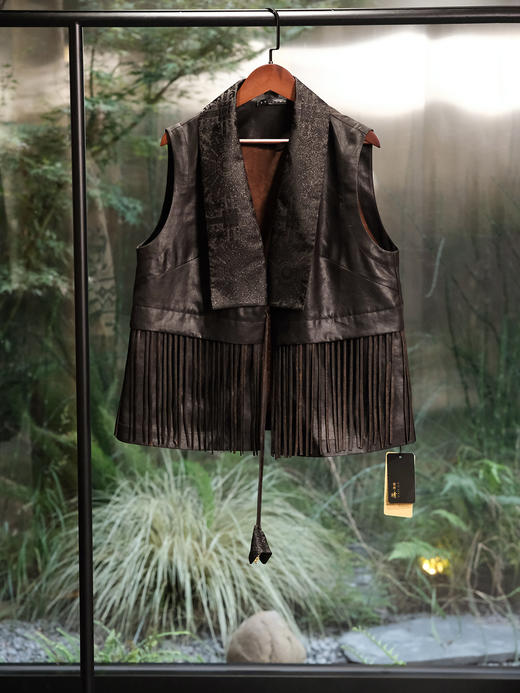 盛唐婧 | 本色行云重磅真丝香云纱阔门襟流苏马甲 商品图7