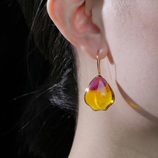 北京仓｜Gripoix Paris-Pop Glamour-蜜色 花瓣 琉璃 耳环［法国设计师］ 商品图0