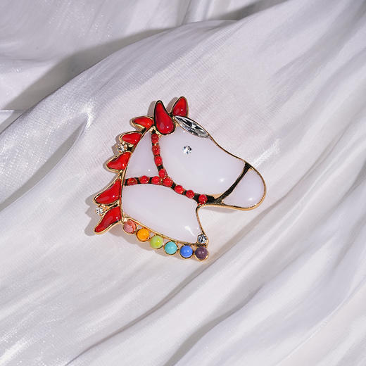 北京仓｜Gripoix Paris-rainbow Horse-白马王子 白色 小萌马 胸针［法国设计师］ 商品图1