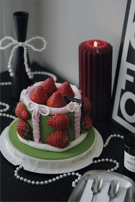 开心果草莓蛋糕 商品图0