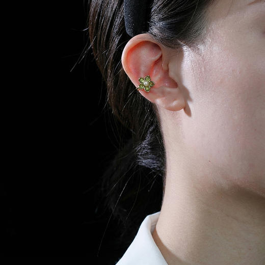 北京仓｜Gripoix Paris-Flower-light sea green 花朵 琉璃 耳廓夹［法国设计师］ 商品图0