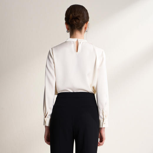 EITIE爱特爱设计感飘带职业通勤干练珠光衬衫上衣2026春季新款A2613109 商品图4