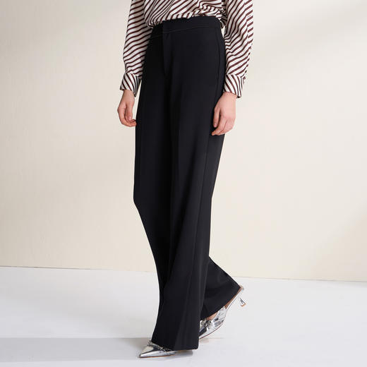 EITIE爱特爱时尚干练通勤黑色高腰百搭微喇休闲裤2026春季新款A2605101 商品图2