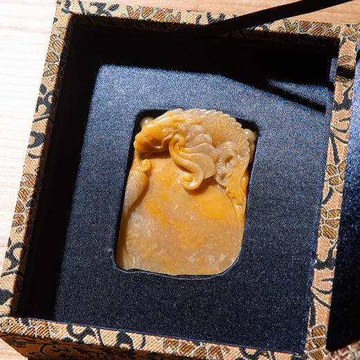 巴林福黄老料手雕“敖龙”笔舔 商品图2