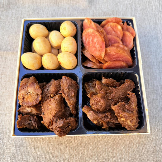 【卤味四拼】鸭脖+鸭锁骨+红肠+鹌鹑蛋 商品图1