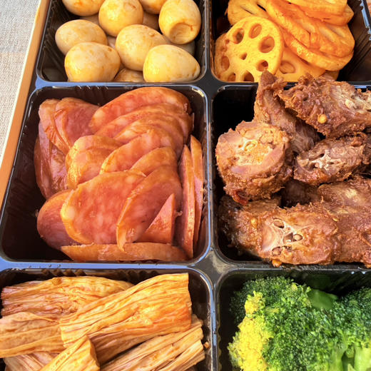 【卤味九拼】鸭脖+鸭锁骨+红肠+鹌鹑蛋+蟹棒+鱼豆腐+西蓝花+莲藕+腐竹 商品图5