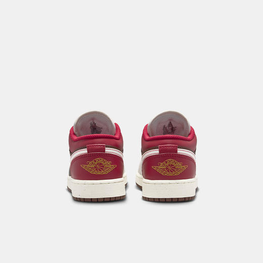 Air Jordan 1 Low SE 新年系列大童运动鞋 IR7600 商品图5