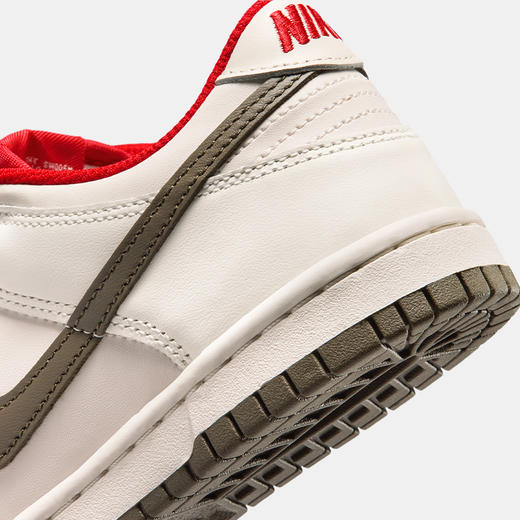 Nike Dunk Low 马年限定脱缰系列新年款大童运动鞋 IQ9793 商品图7