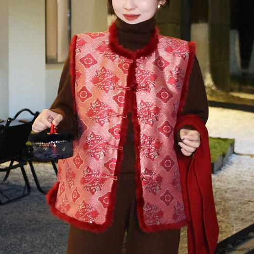 【不退不换】【预售7天】良木礼水貂毛国风马甲（3318） 商品图1