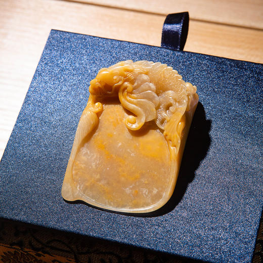 巴林福黄老料手雕“敖龙”笔舔 商品图4