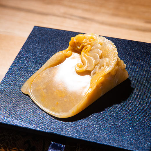 巴林福黄老料手雕“敖龙”笔舔 商品图8