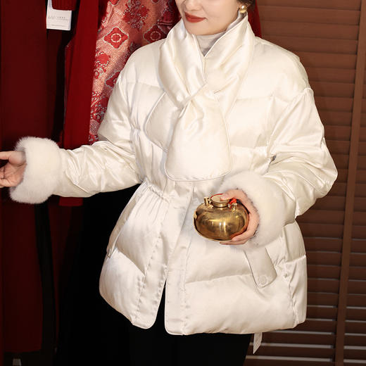 【特价不退换】【预售7天】良木礼圆领鹅绒服（围脖）（3207） 商品图1