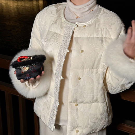 【预售7天】良木礼毛领羽绒服（3773） 商品图0