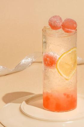 蜜桃丸子气泡水