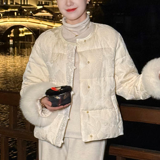 【预售7天】良木礼毛领羽绒服（3773） 商品图1