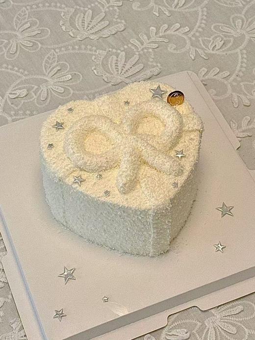 爱心毛茸茸蝴蝶结（提前6小时预定） 商品图0