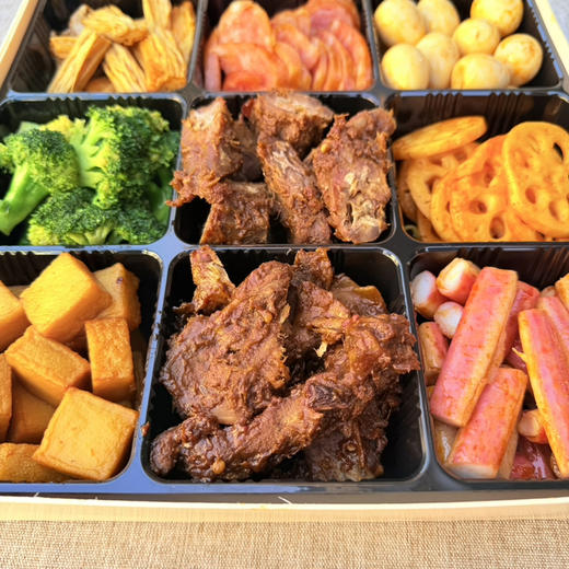 【卤味九拼】鸭脖+鸭锁骨+红肠+鹌鹑蛋+蟹棒+鱼豆腐+西蓝花+莲藕+腐竹 商品图2