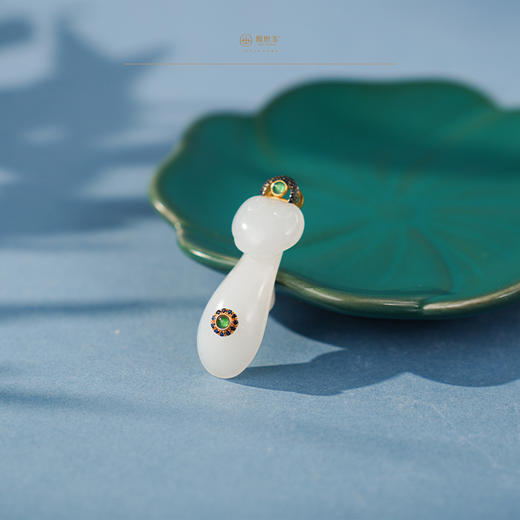 「鎏金岁月」系列【沐春】金镶羊脂玉宠 商品图3