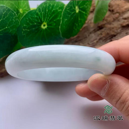 派瑞翡翠 翡翠手镯 糯种 浅绿 商品图2