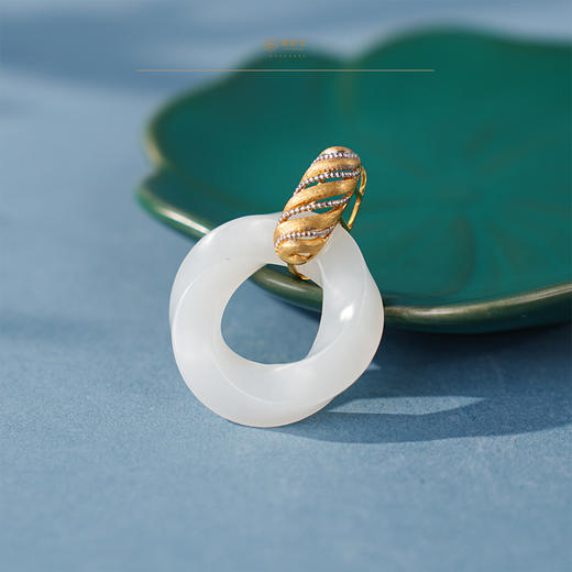 「鎏金岁月」系列【溯蔓】金镶羊脂玉环 商品图1