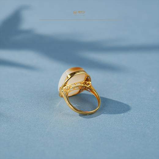 「鎏金岁月」系列【蜜雪】金镶羊脂玉蓝宝戒指 商品图5