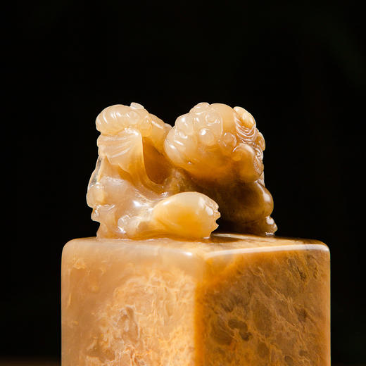 巴林福黄老料手雕“福在眼前”方章 商品图8