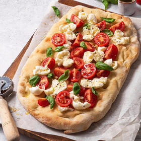 缪拉意大利风味披萨，专业披萨师傅纯手工拍饼，麦香四溢，饼底Q弹