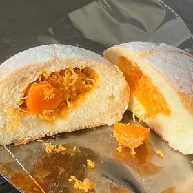 咸蛋黄松松麻薯软欧