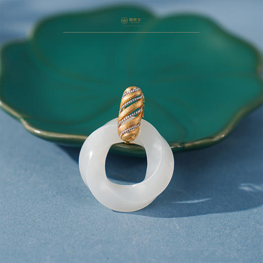 「鎏金岁月」系列【溯蔓】金镶羊脂玉环 商品图3