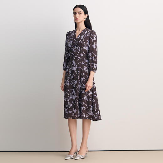 EITIE爱特爱法式复古紫色印花V领收腰显瘦a字连衣裙2026春季新款8507209 商品图1