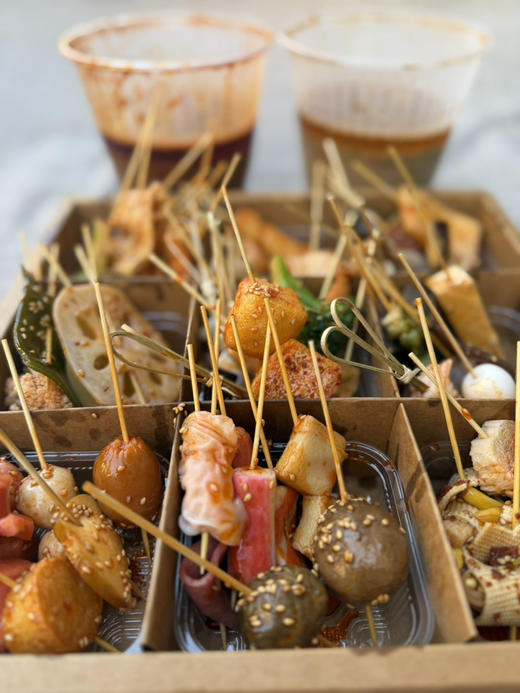 钵钵鸡90串  45串素菜+45串肉菜  配麻辣或藤椒料汁1桶 商品图1