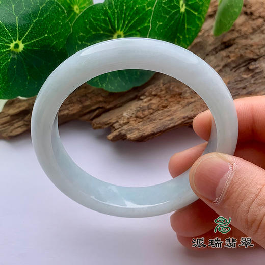 派瑞翡翠 翡翠手镯 糯种 浅绿 商品图3
